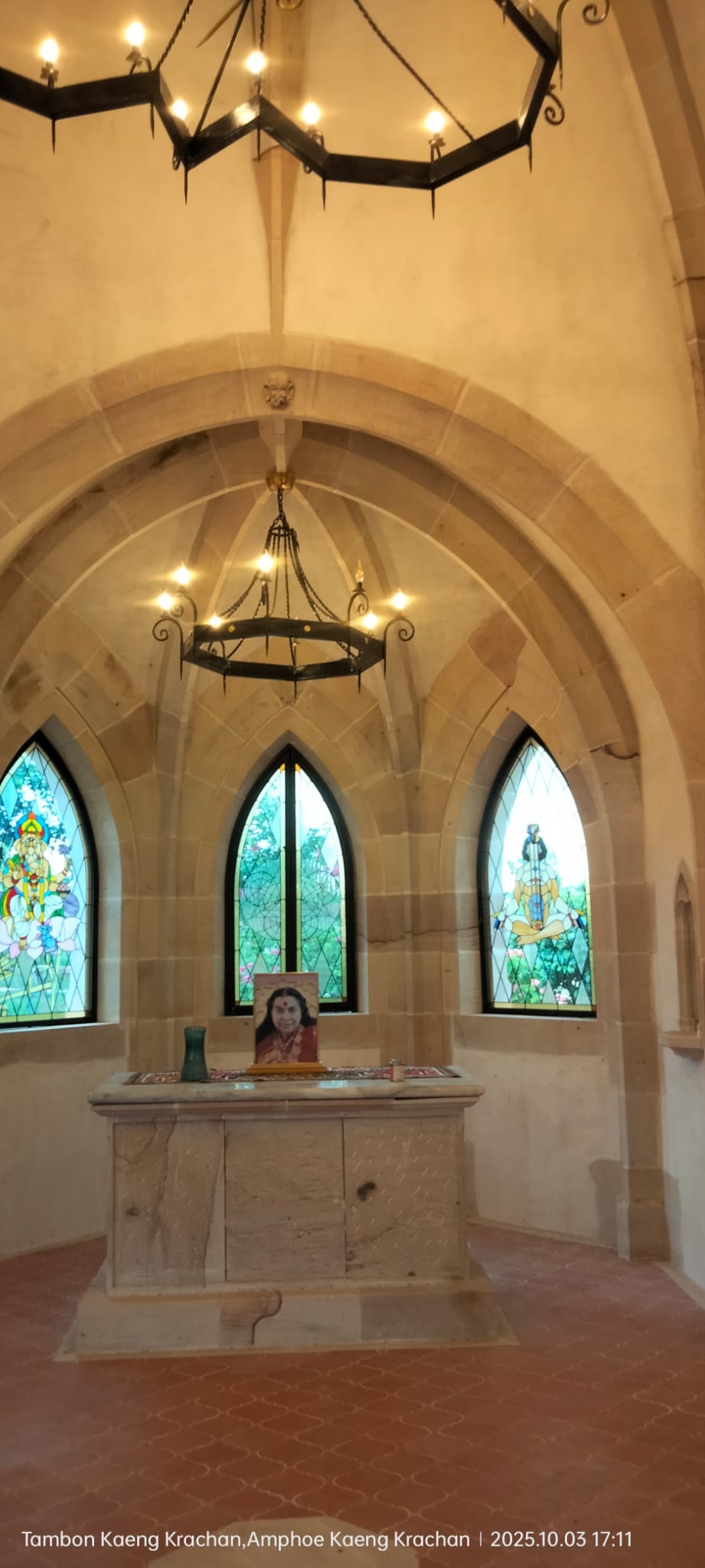 Stained glass in an absidiole of the chapel