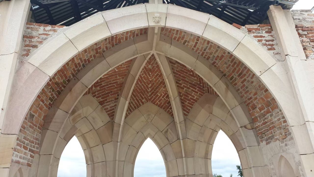 Brick vault and stone rib before limestone plaster